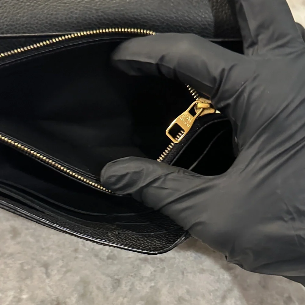 NWOT Authenticated Louis Vuitton Black and Cream Monogram Sarah Wallet - Picture 7 of 9